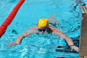 Teil 1 beim Triathlon: schwimmen.